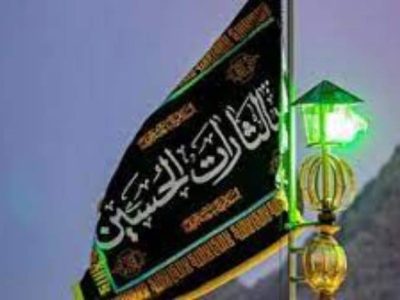 رجزخوانی رزمنده مدافع‌حرم هنگام تعویض پرچم گنبد مسجد جمکران