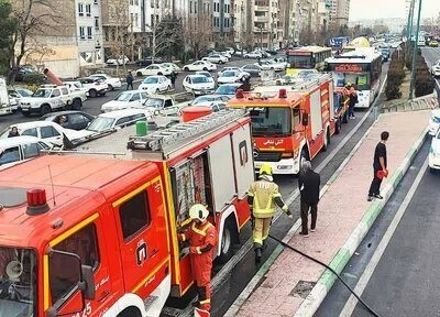 تصادف زنجیره ای در تهران + برخورد هولناک کامیون با ۱۲ ماشین در تهرانپارس