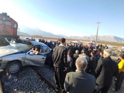۲ کشته بر اثر برخورد قطار با سمند در بیستون