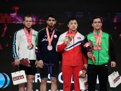 رنگ اولین مدال ایران در وزنه برداری قهرمانی آسیا نقره‌ای شد