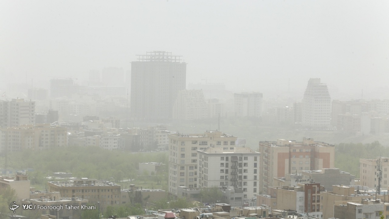 گردوغبار در تهران ماندنی است