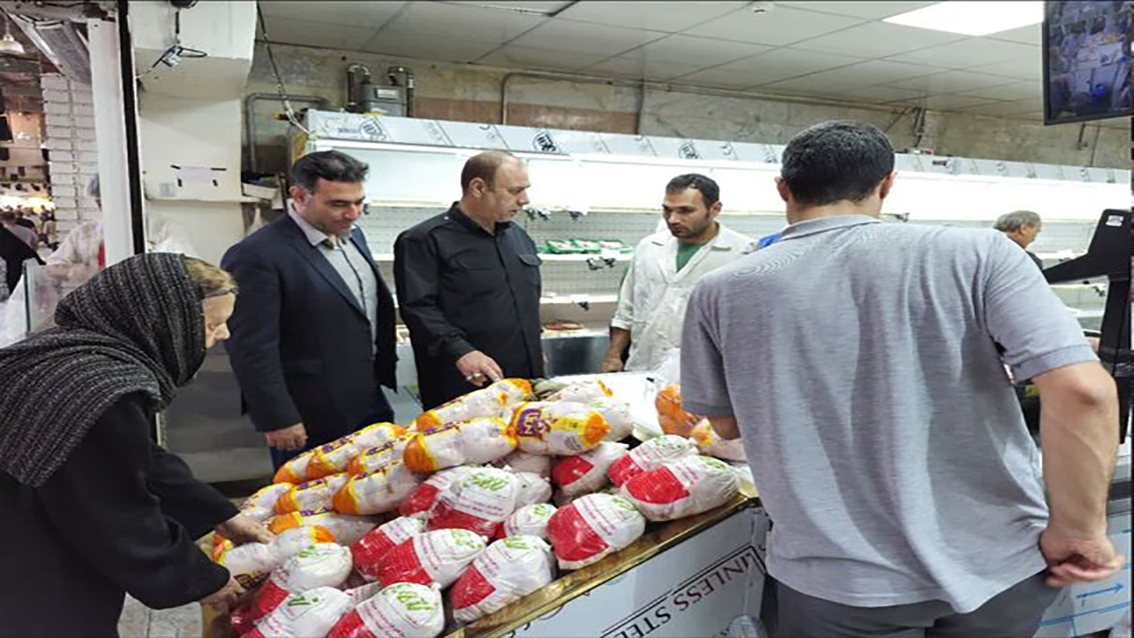 بازدید فرماندار تهران از فروشگاه‌های زنجیره‌ای پایتخت / تأمین کافی مایحتاج و ثبات در بازار