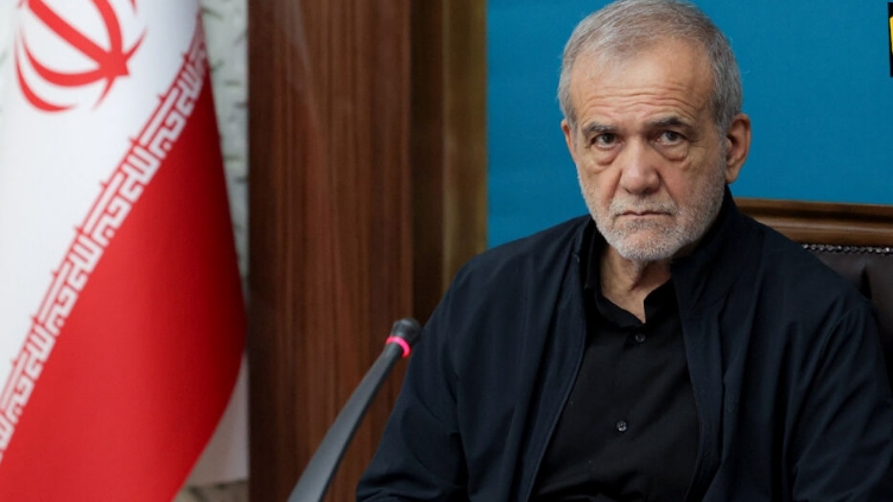 واکنش رئیس‌جمهور به حضور رهبر معظم انقلاب در مراسم شب عاشورا