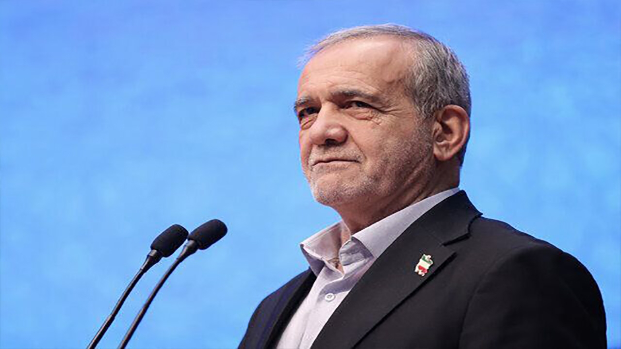 برای پزشکیان میدان، دفاع از خاک ایران و دیپلماسی، راه کاهش تنش است