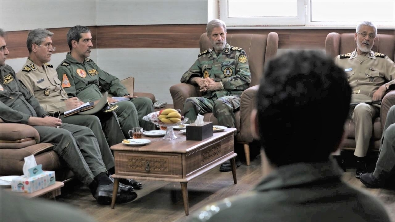 فرمانده کل ارتش: اجازه نخواهیم داد یک وجب از خاک ایران از آن جدا شود