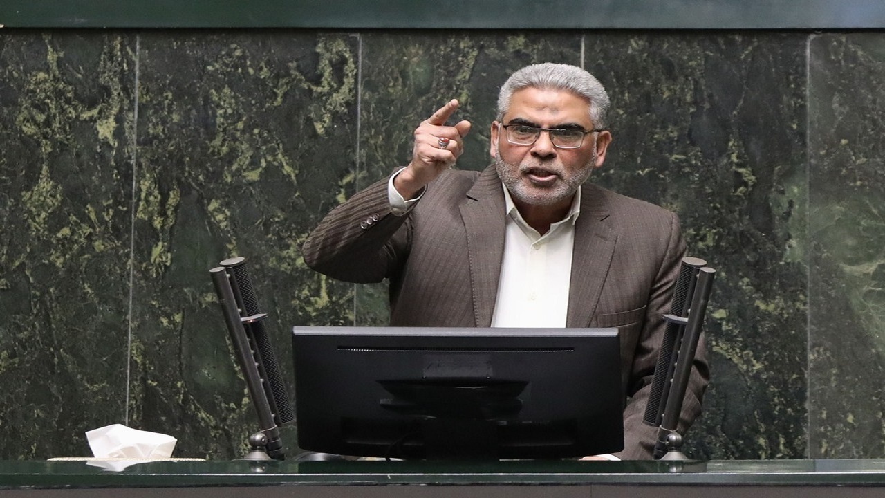 تزریق ۶۰ همت به بازار بورس توزیع درآمد را به سمت یک عده قلیلی سوق داد/ در شرایط غیرعادی نباید نماد و بازار را باز کنیم