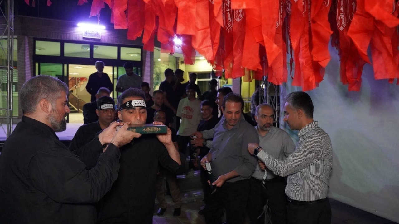 اعزام نخستین گروه خادمین قرارگاه زینبیه به شهر کربلا برای اجرای عملیاتهای زیرساختی