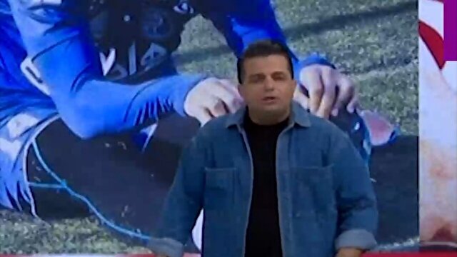 کنایه مجری تلویزیون به پیراهن استقلالی بازیکن پرسپولیس + فیلم