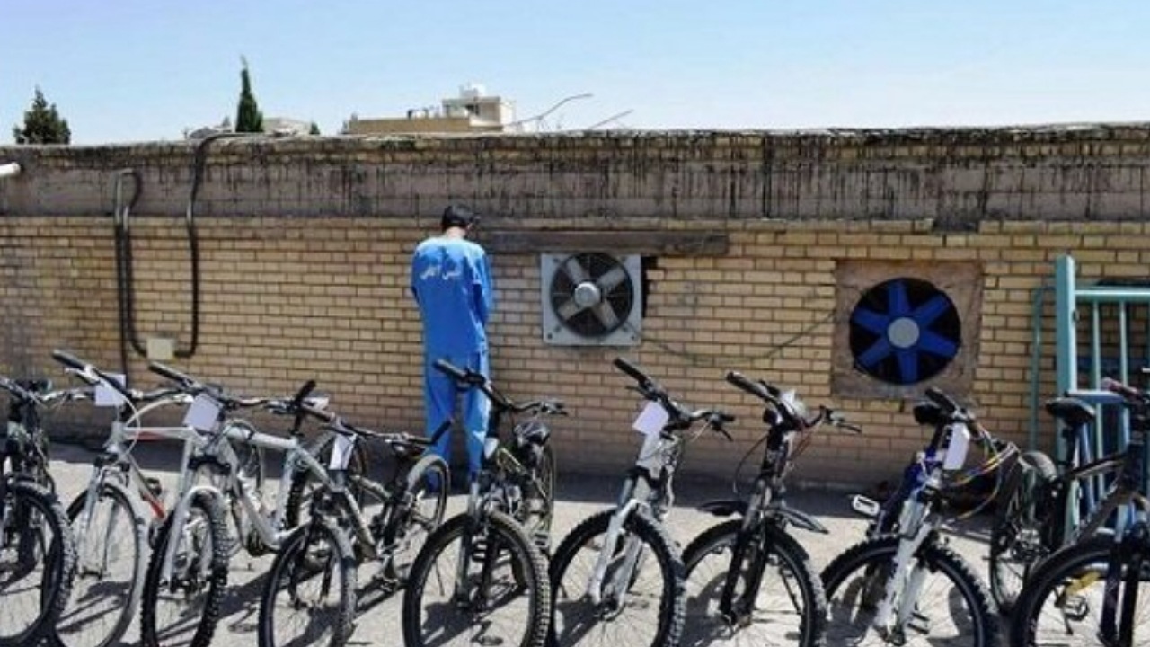 دستگیری سارق دوچرخههای انباری در یک عملیات ویژه پلیسی