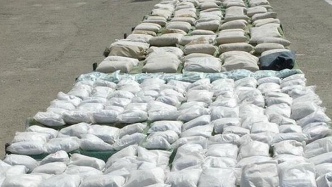 کشف بیش از ۱۱۳ تن مواد مخدر و انهدام ۸۱۶ باند قاچاق