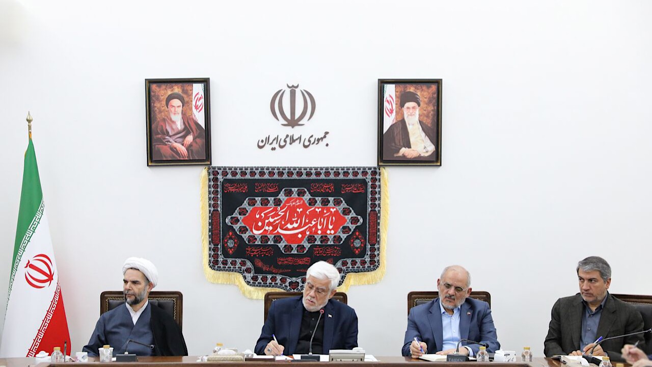 عارف: ستاد تنظیم بازار و برخوردهای نظارتی ابزار کار اقتصادی حکومت است