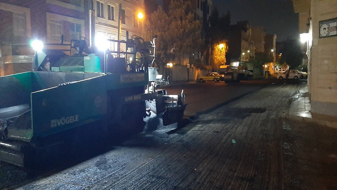 عملیات پخش آسفالت در منطقه ۱۴ از مرز ۴۰ هزار تن گذشت