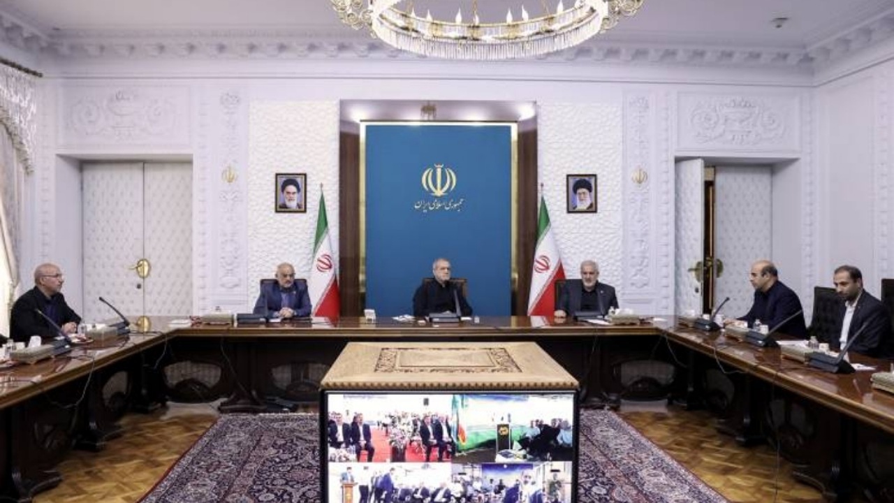 بهرهبرداری و آغاز عملیات اجرایی ۴۲۵ مگاوات نیروگاه خورشیدی در ۴ استان کشور