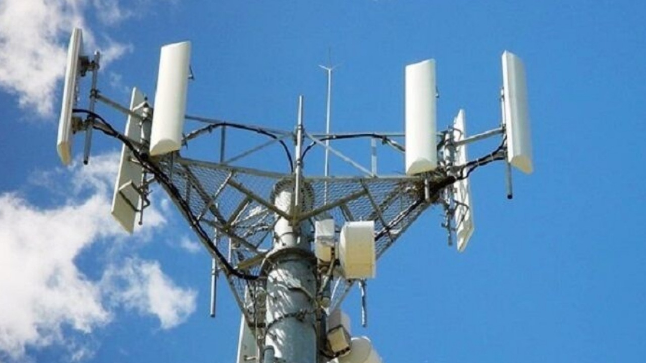 بیش از یک هزار دکل و آنتن غیرمجاز در تهران باید جمع‌آوری شوند