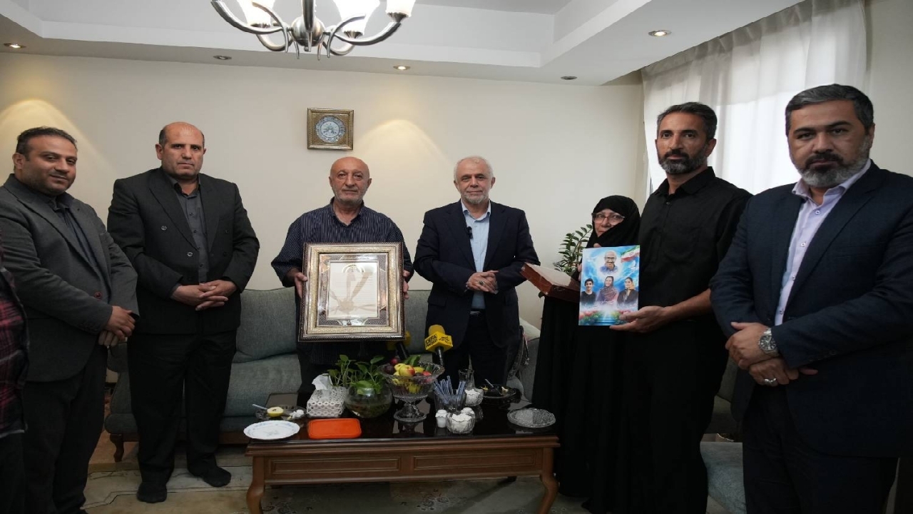 دیدار رئیس بنیاد شهید با خانواده شهیدان باکویی و ملایوسفی