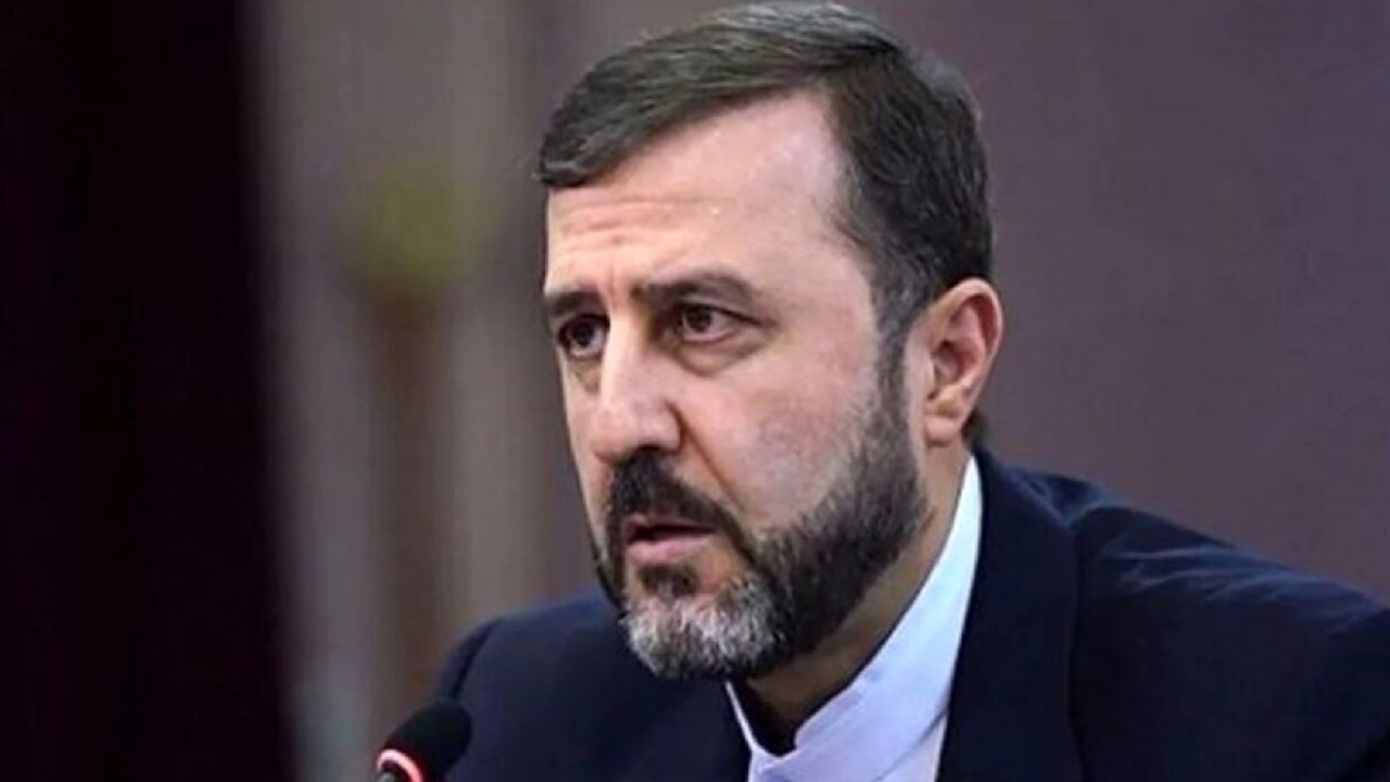 گفتوگوی تلفنی غریبآبادی با همتای چینی