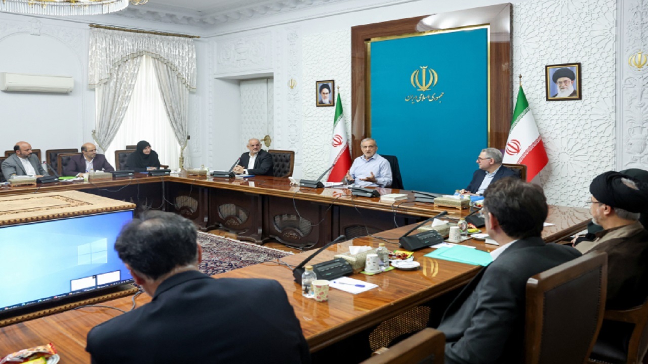 پزشکیان: اولویت در ارتقای کیفیت آموزشی، بهرهمند شدن دانشآموزان نیازمند از آن است