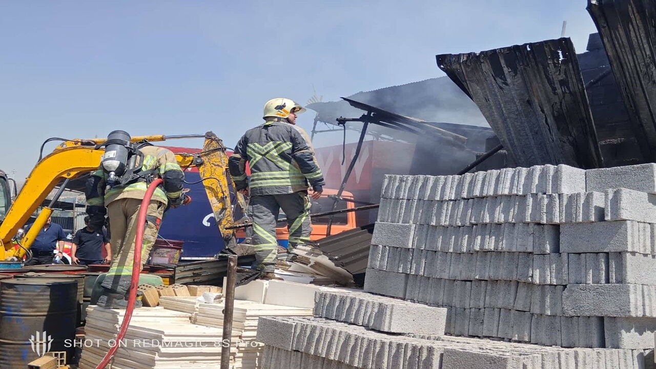 آتش‌سوزی انبار کالا در پایتخت؛ مصدوم نداشت