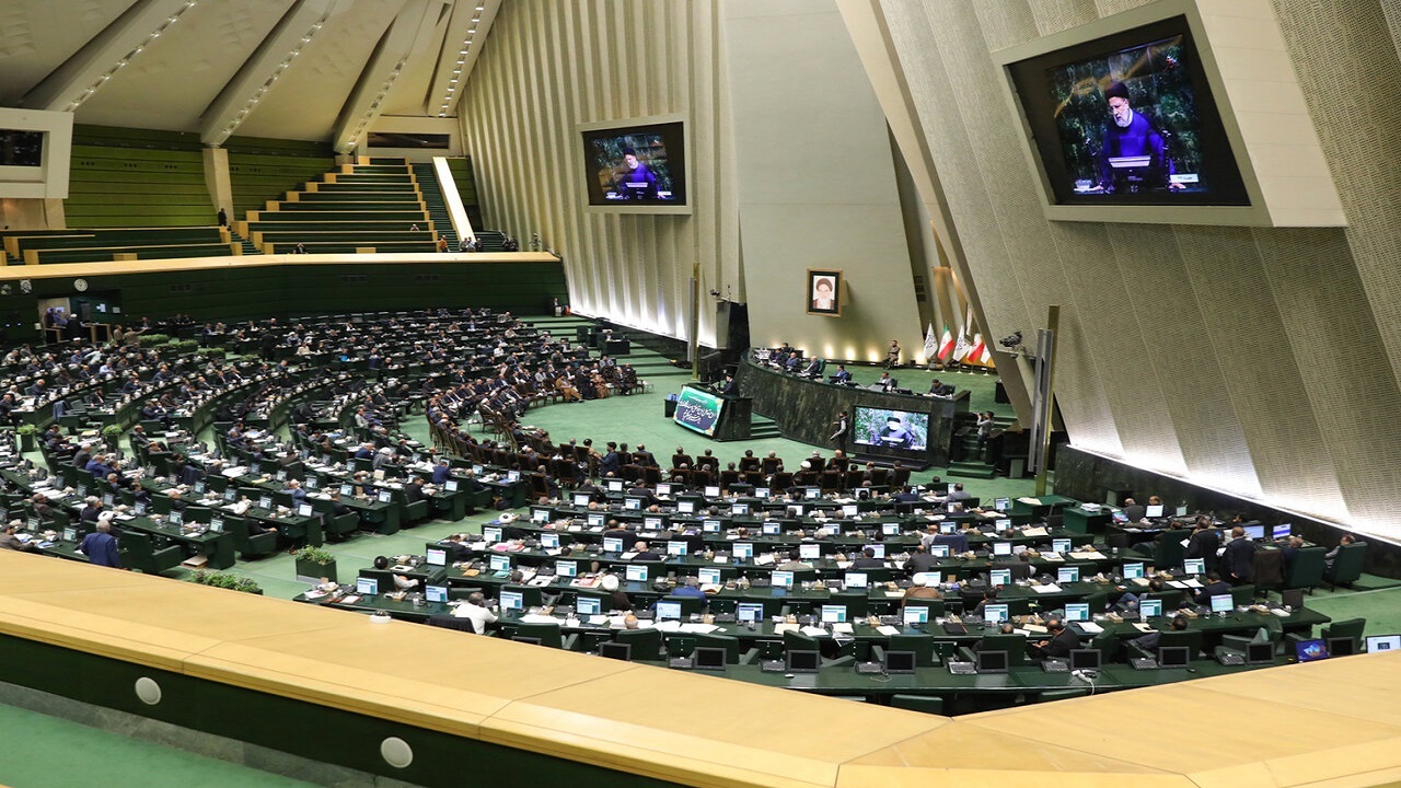 تکلیف مجلس به دولت برای تشکیل هیاتی بهمنظور تسهیل تردد ایرانیان مقیم خارج از کشور