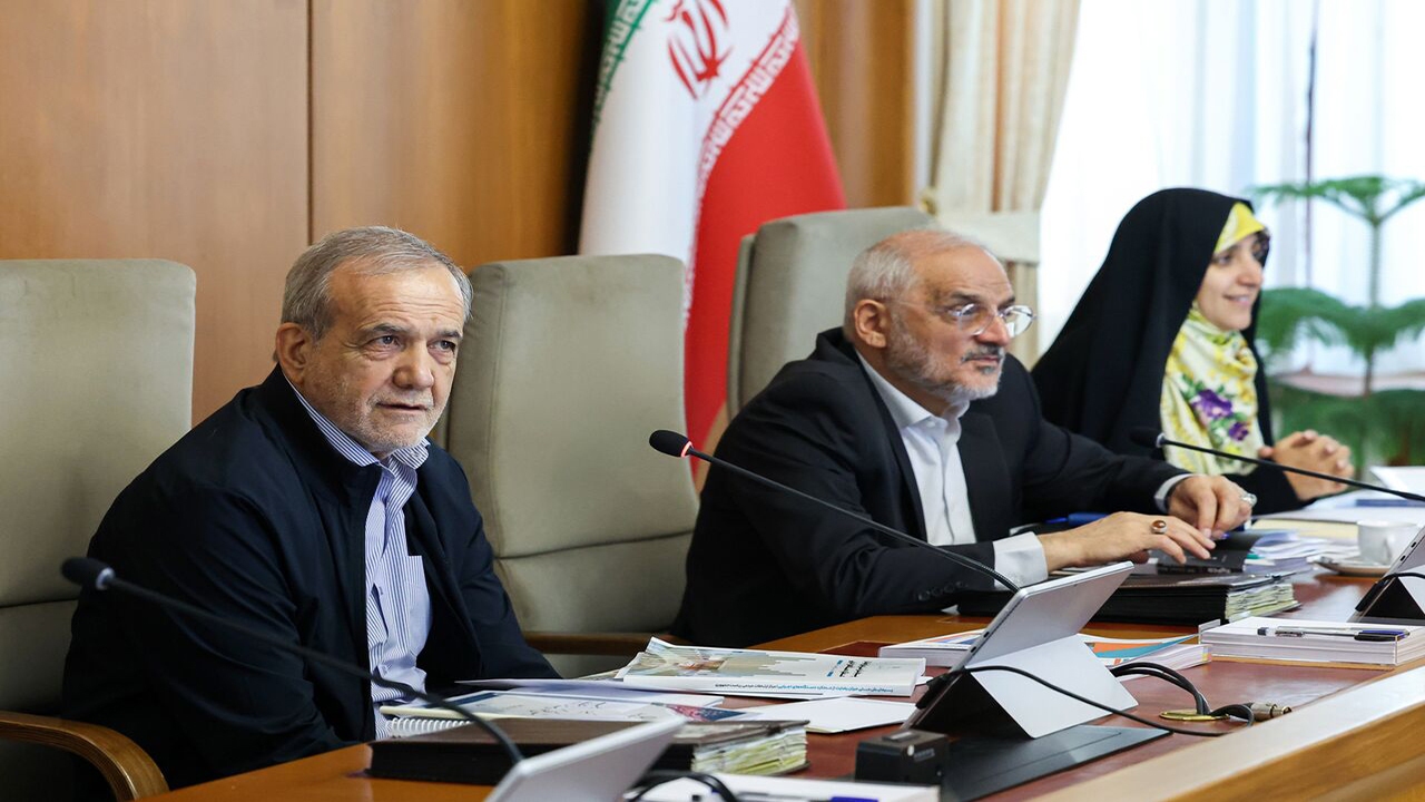 قدردانی پزشکیان از تلاشهای وزارت امور خارجه در زمینه مذاکرات