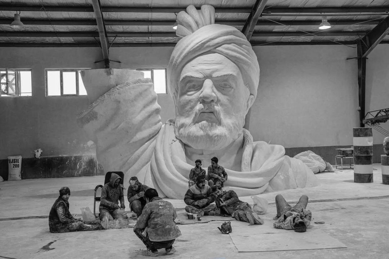 سرنوشت مجسمه ۳۳ متری فردوسی چه شد؟