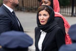 فرماندار نیویورک با روسری جنجال به پا کرد! پشتپرده چیست؟