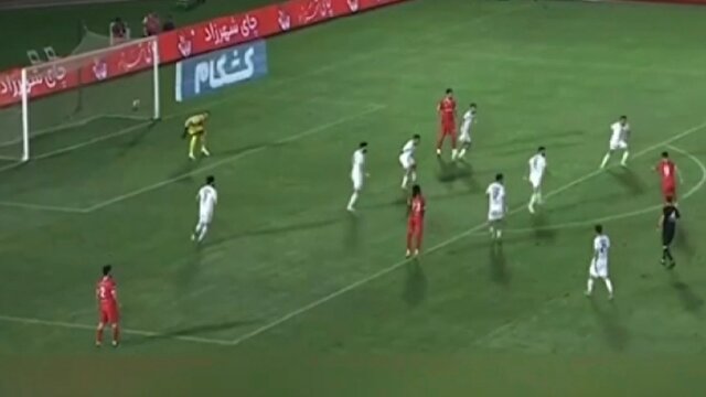 نگاهی به حواشی دیدار شب گذشته پرسپولیس و فولاد + فیلم