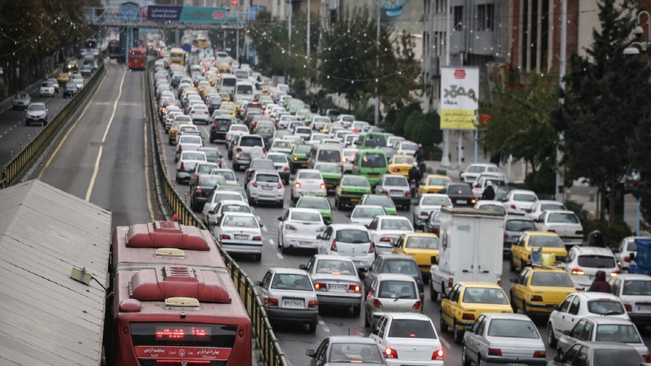 ایمن‌سازی پیاده‌رو‌های مدارس از خطر موتورسیکلت‌ها/ تکمیل ابرپروژه میدان فتح تا پایان مهرماه