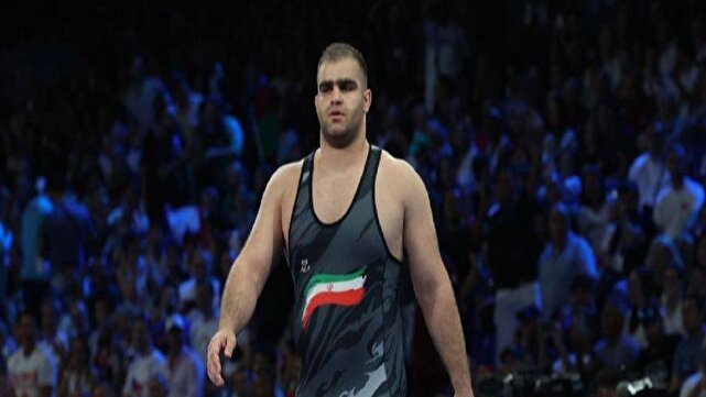 تاج‌گذاری امین میرزازاده در سنگین وزن جهان + فیلم