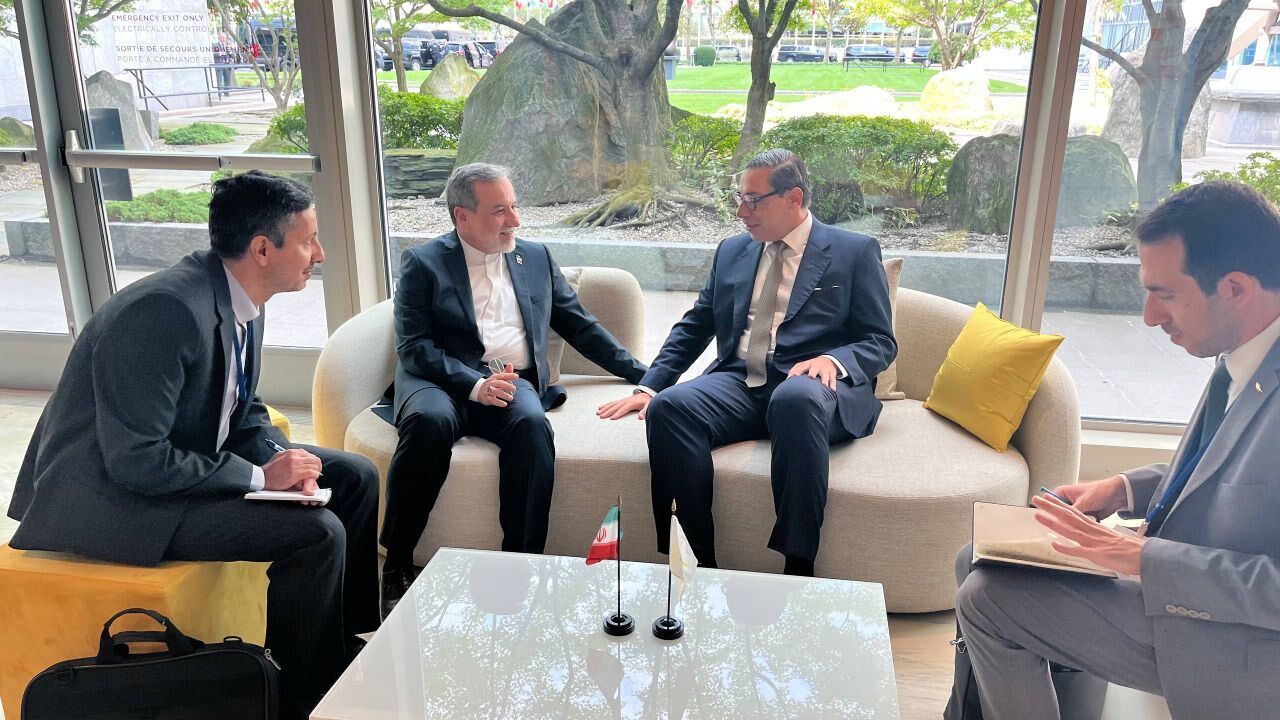 عراقچی با وزیر امور خارجه قبرس دیدار کرد