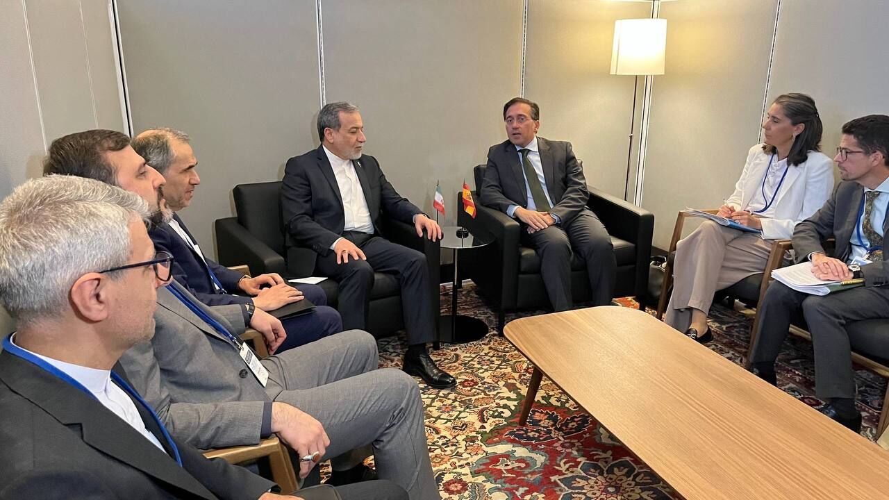 دیدار عراقچی با وزیر امور خارجه اسپانیا