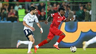 پرسپولیس ۰ – ۰ ملوان بندرانزلی/ شاگردان هاشمیان همچنان در حسرت برد در خانه