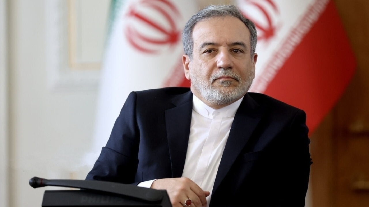 عراقچی: تحرکات سه کشور اروپایی و آمریکا برای احیای تحریم‌های خاتمه‌یافته بی‌اعتبار است