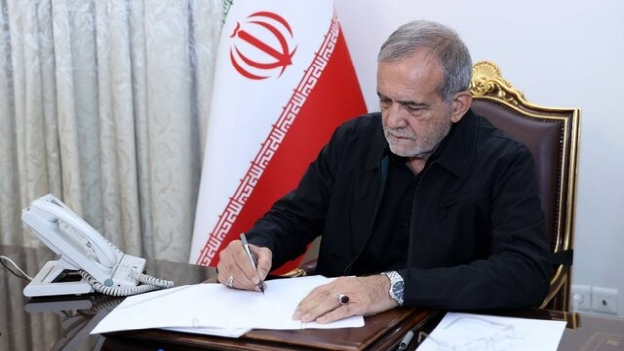 پیام پزشکیان در پی درگذشت مادر حداد عادل