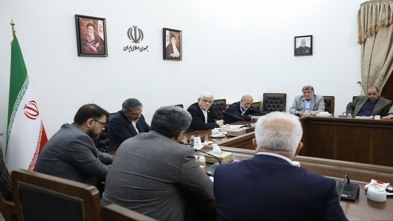 عارف: جنگ ۱۲ روزه نبرد علم با علم بود/ طرح جامعی برای پیشرفت صنعت الکترونیک در دستور کار قرار دارد