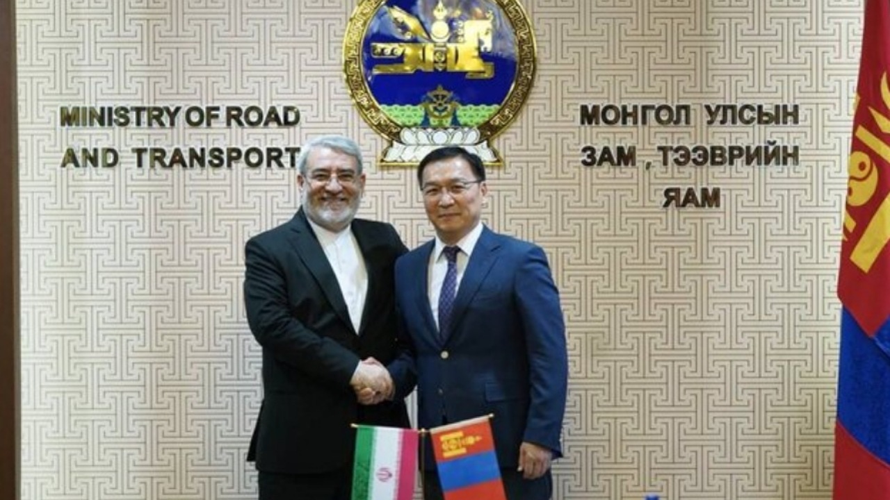 تسلیم استوارنامه سفیر ایران به رئیس جمهور مغولستان و دیدار‌های دوجانبه