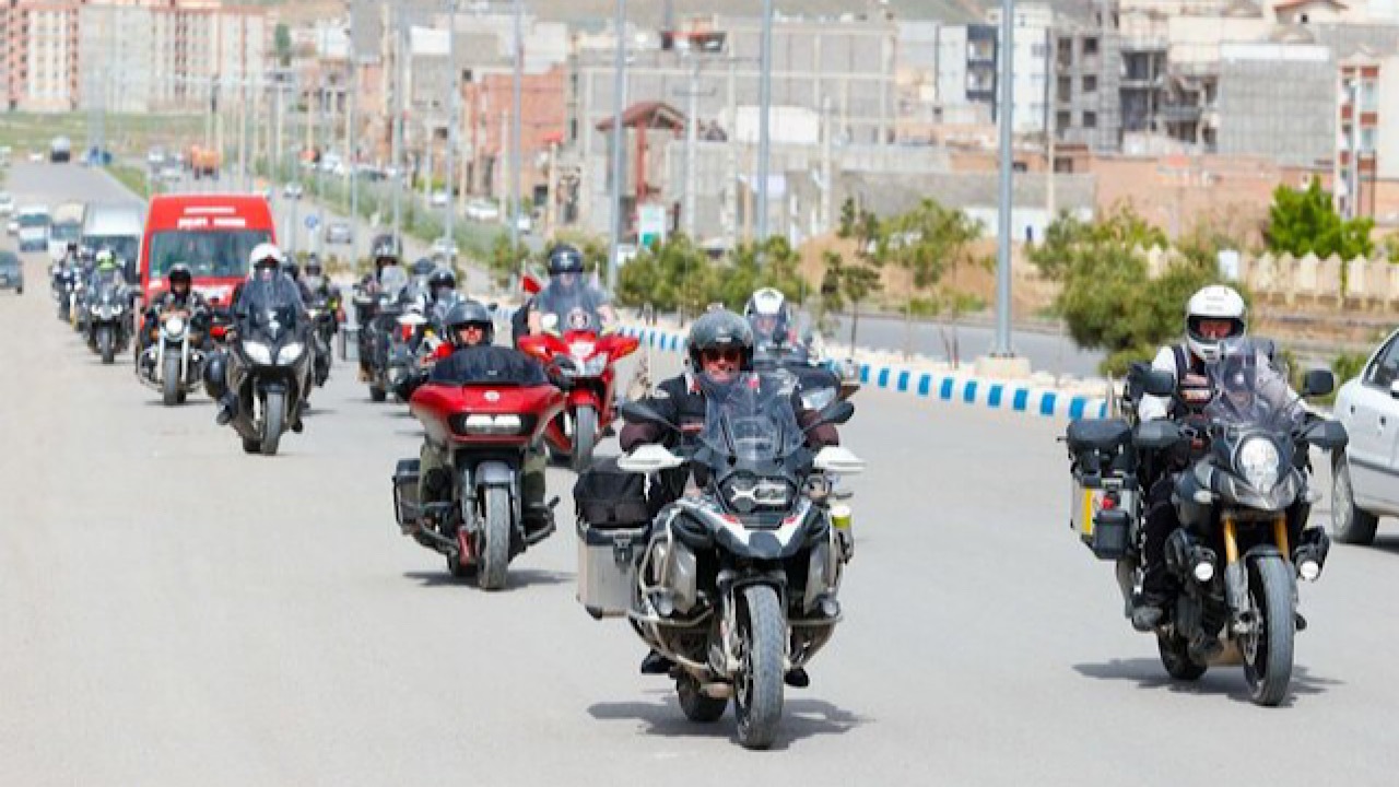 ممنوعیت ورود به بزرگراه‌ها و تونل‌های شهری برای نوجوانان ۱۶ ساله دارای گواهینامه