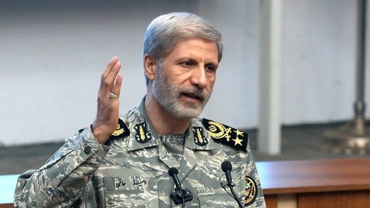 فرمانده کل ارتش: باید از تجربیات جنگ ۱۲ روزه استفاده کنیم