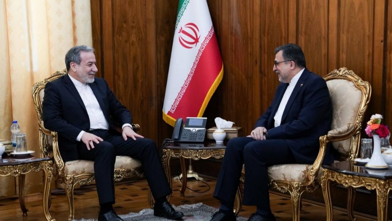 دیدار نماینده دائم ایران نزد سازمان همکاری اسلامی با وزیر امور خارجه