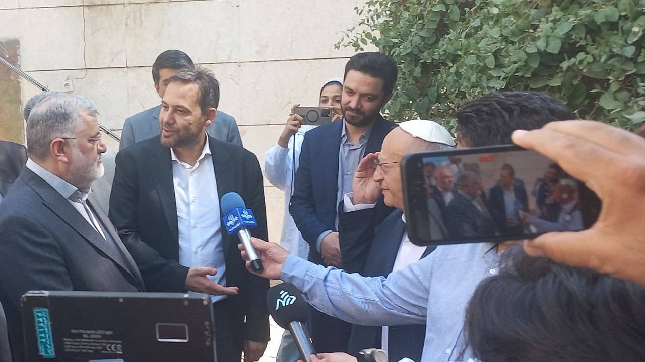 تهران نماد همزیستی اقوام و ادیان و قلب اقتصادی کشور است