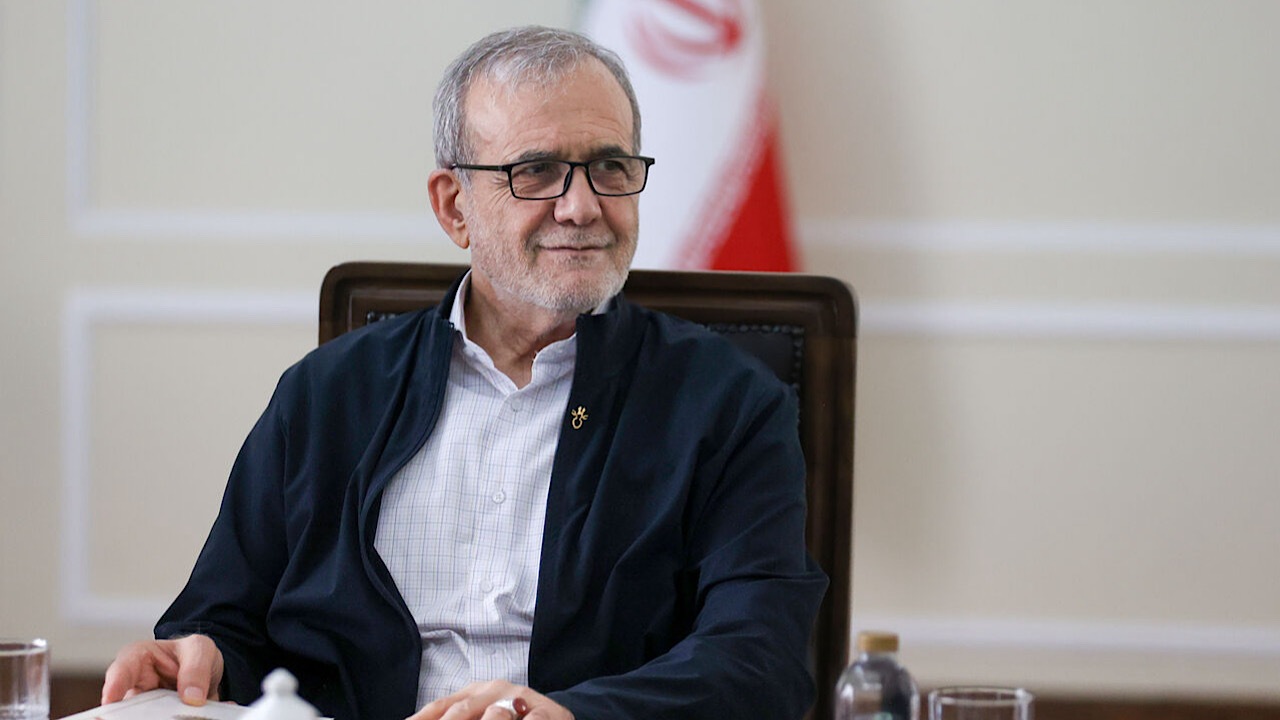 پزشکیان قهرمانی وزنه برداران کشورمان در رقابت‌های جهانی نروژ را تبریک گفت