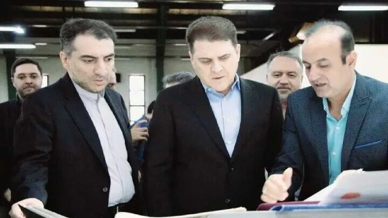 بازدید انتخاباتی معاون وزیر کشور از بانک ملی/ بررسی روند چاپ تعرفه آرا