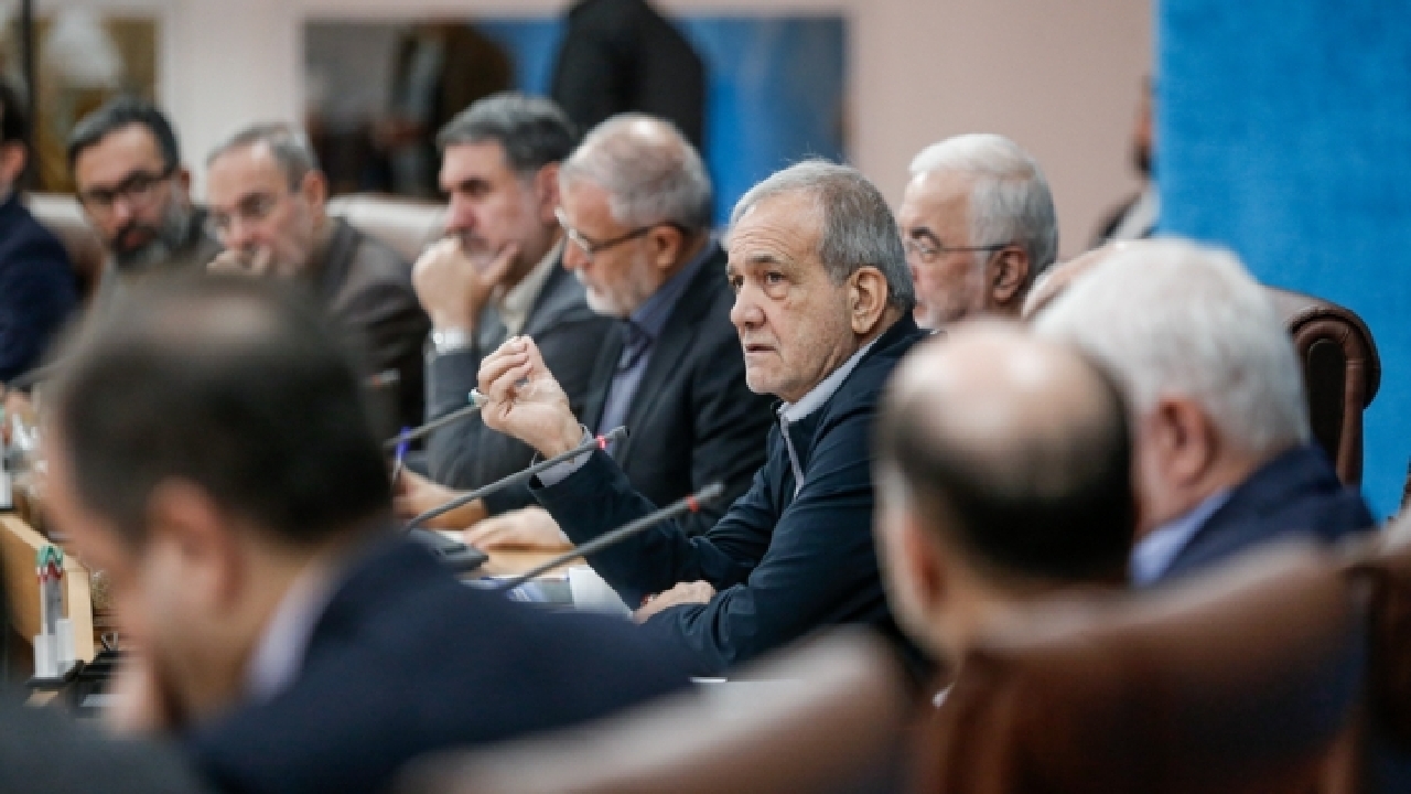 پزشکیان: انتخاب شعار عدالت و وفاق برای خاتمه اختلافات بود/ ایران تحریم شدنی نیست