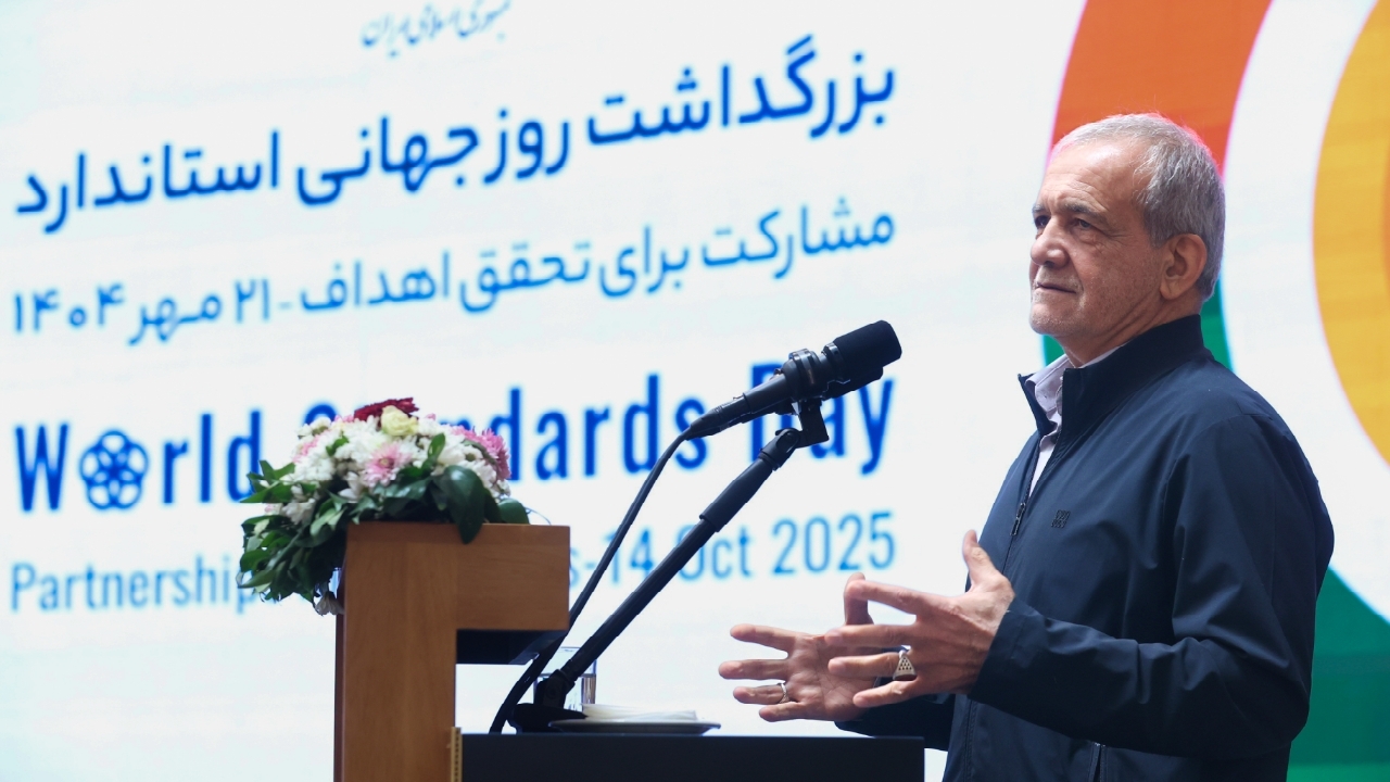 رئیس‌جمهور: باید برای تحقق شاخص‌های استاندارد تلاش کنیم