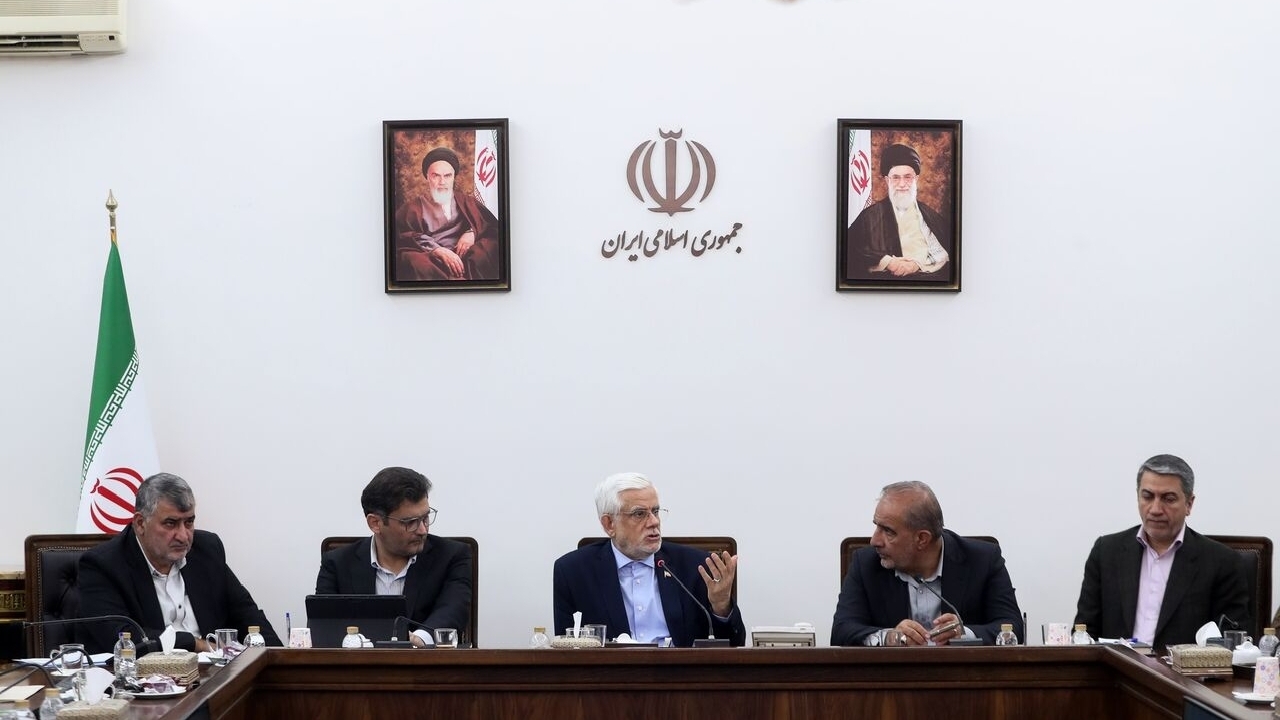 عارف: دولت هیچ تصمیمی بر خلاف منافع عشایر نمی‌گیرد