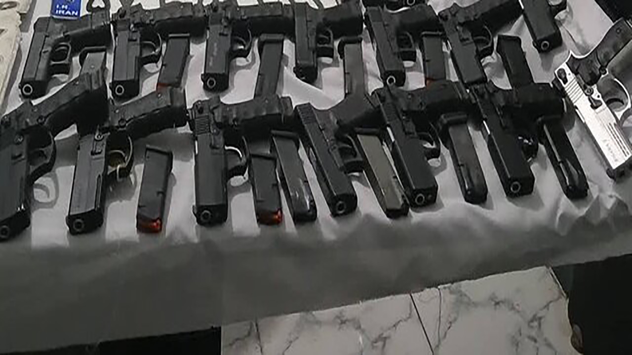 دستگیری ۱۵۳ سارق و قاتل مسلح و کشف ۸۰۳ قبضه سلاح ممنوعه در کرمان