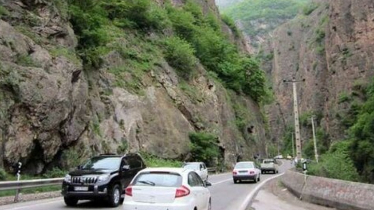 جاده چالوس پس از مسدودیت ۲۰ ساعته بازگشایی شد