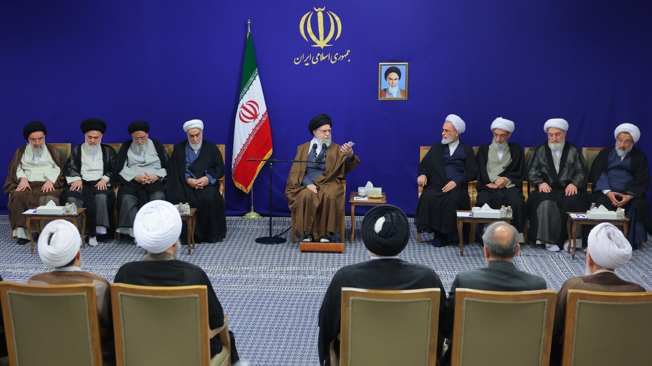 بر اساس اندیشه سیاسی مرحوم نائینی، حکومت و همه مسئولان آن باید پاسخگو باشند