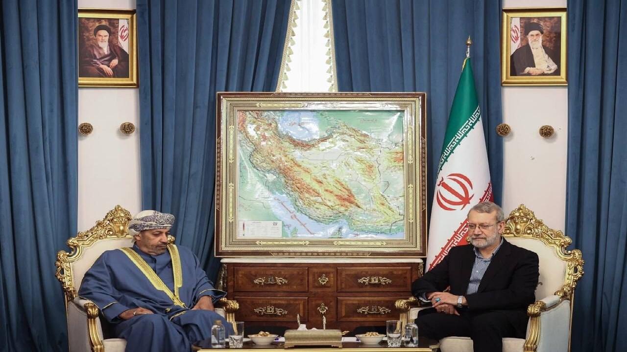 دعوت رسمی وزیر کشور عمان از لاریجانی برای سفر به مسقط/ تأکید بر گسترش همکاری‌ها