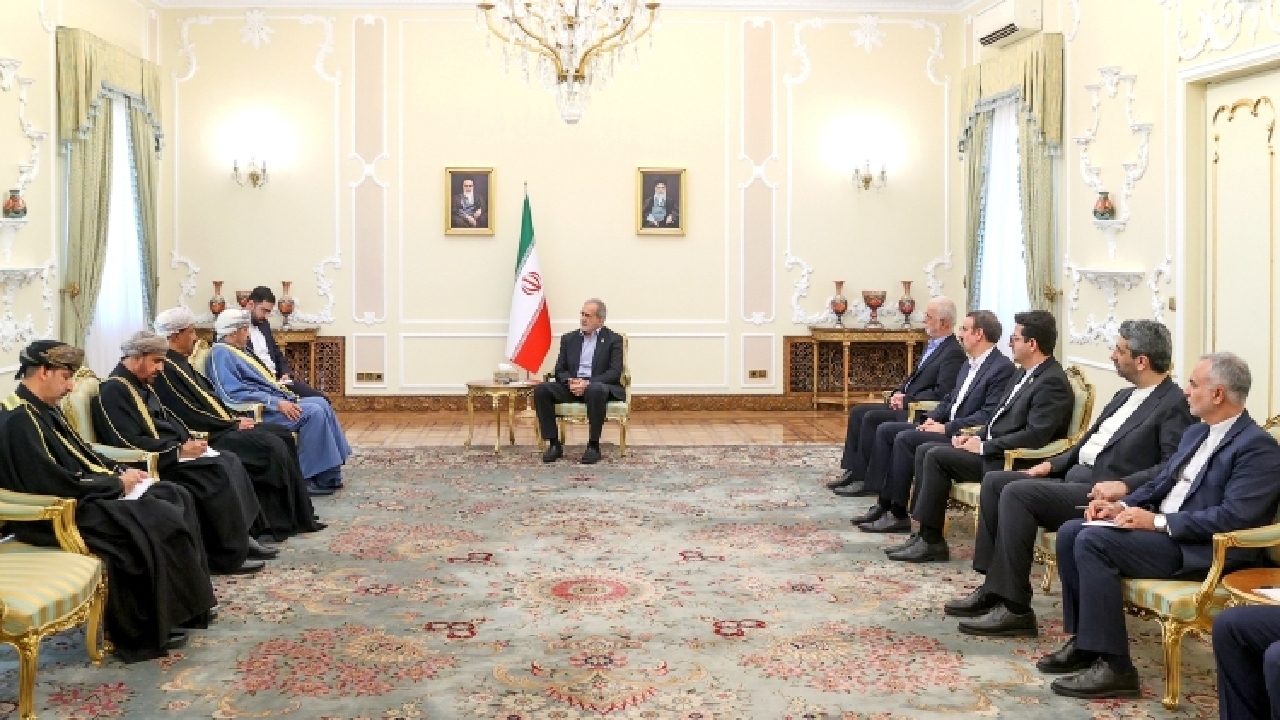 پزشکیان: ایران و عمان در فراز و نشیب‌های منطقه‌ای، همواره یاور یکدیگر بوده‌اند